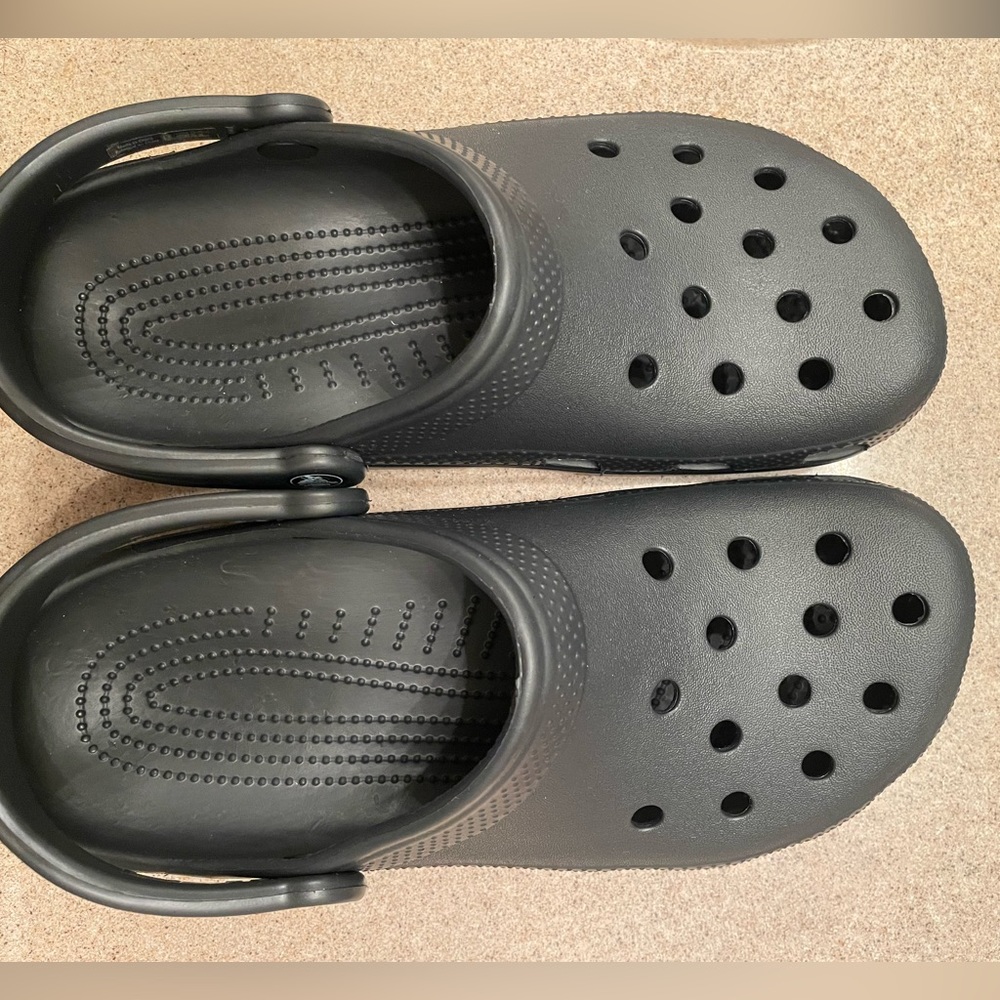 Brand new never worn Crocs size 9